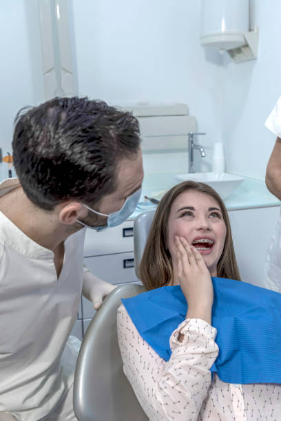 Best Emergency Tooth Extraction  in Manchester, IA